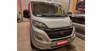 Fiat Ducato 2018 retkeilyauton Android soittimen, peruutuskameran ja erillissarjan asennus