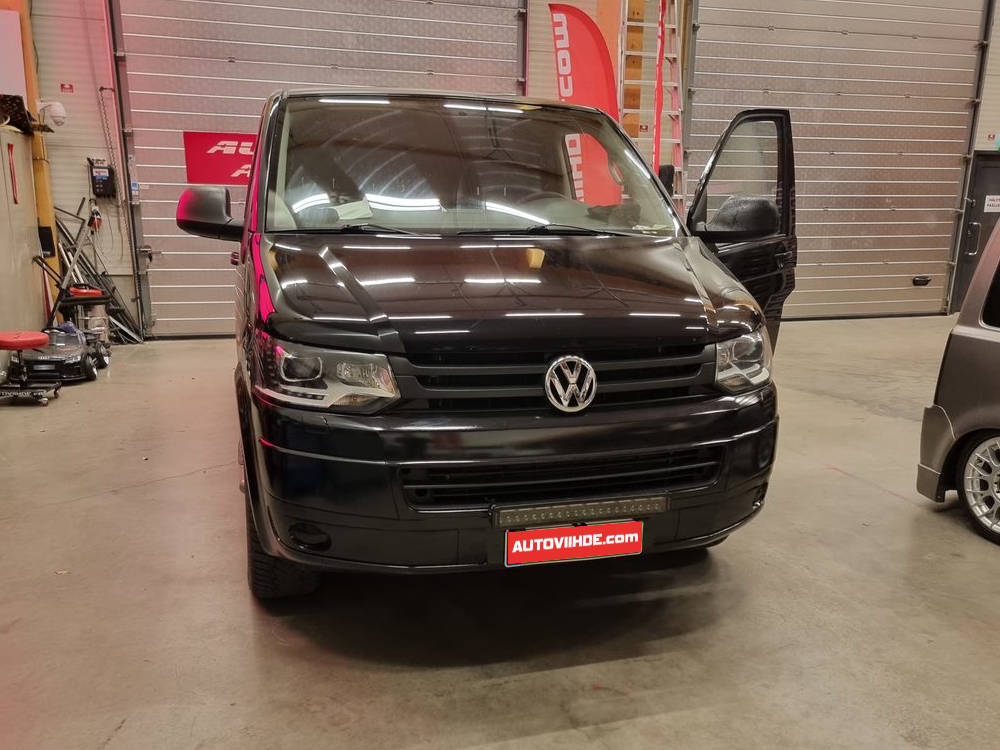 VW Transporter T5 2003-2015 Android-Soittimen, Peruutuskameran ja Subbarin Asennus