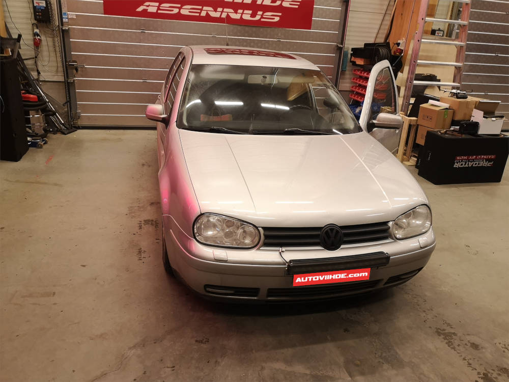 VW Golf IV 2003 Soitinasennus