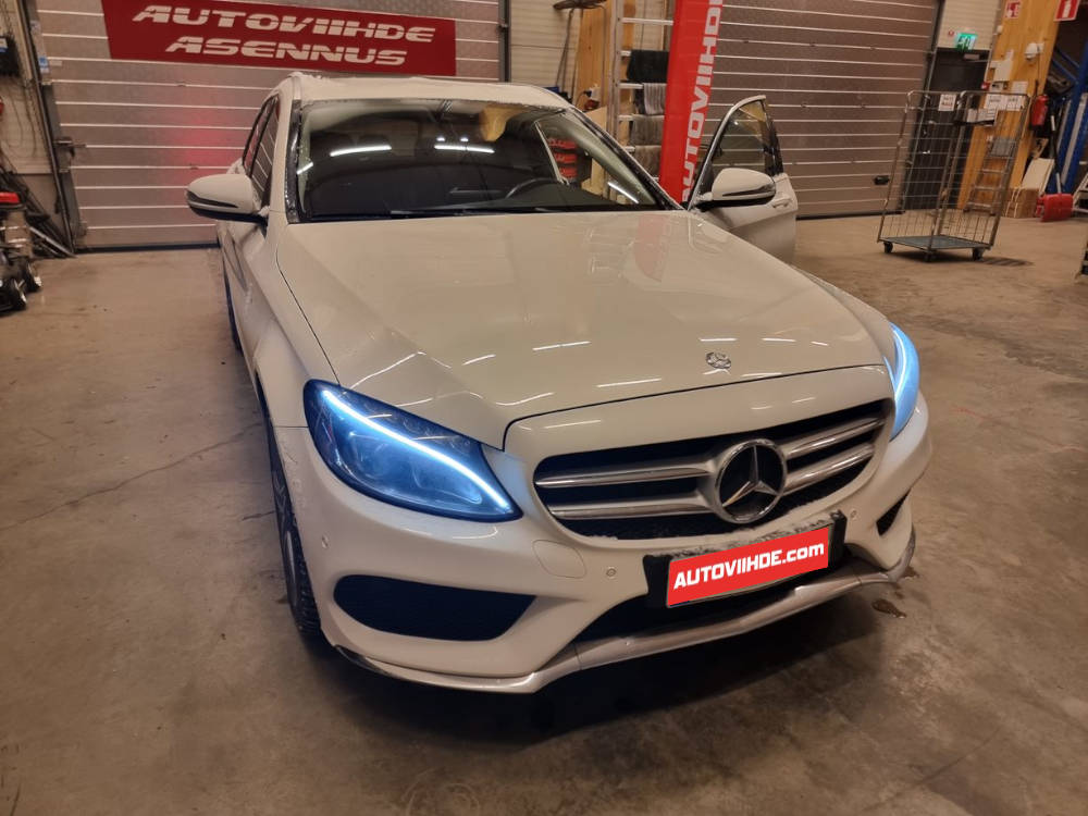 Mercedes-Benz C S205 2014-2021 Subbarin asennus